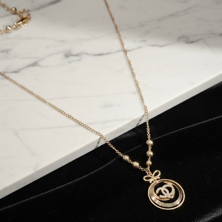 Кулон Chanel Style в золоте - воплощение безупречного вкуса 👑